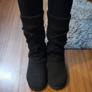 Blk knit UGG size 8
